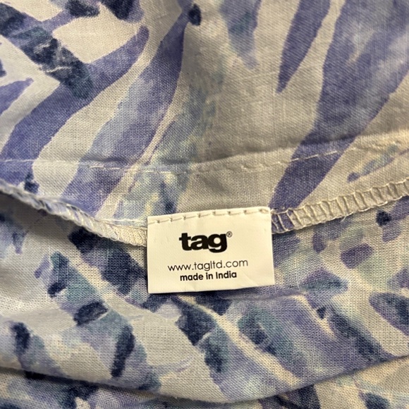 Tag Blue and White Abstract Robe - Picture 3 of 3